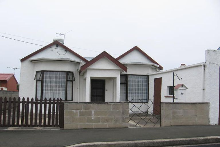 Photo of property in 39 Bathgate Street, South Dunedin, Dunedin, 9012