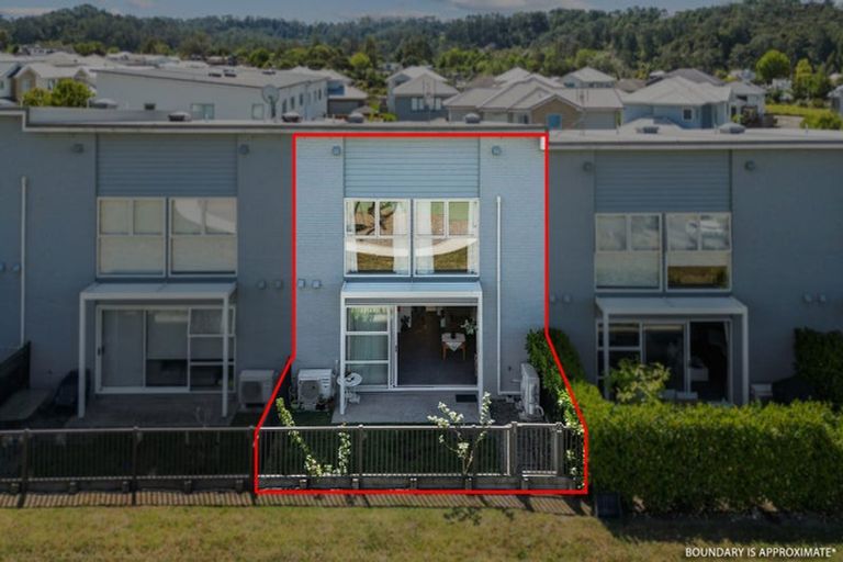 Photo of property in 7 Briddock Way, Swanson, Auckland, 0614