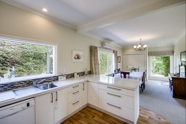 Photo of property in 11 Tauroa Road, Havelock North, 4130