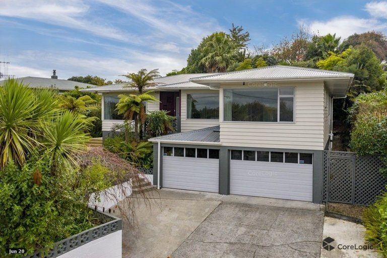 Photo of property in 3 Highbury Drive, Levin, 5510