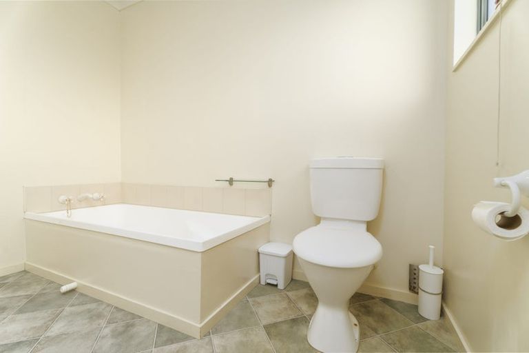 Photo of property in 5 Radstock Grove, Churton Park, Wellington, 6037