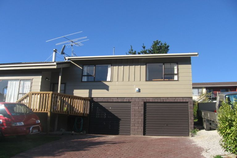 Photo of property in 45 Albatross Close, Whitby, Porirua, 5024