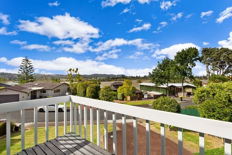 Photo of property in 28 Maori Hut Road, Red Beach, 0932