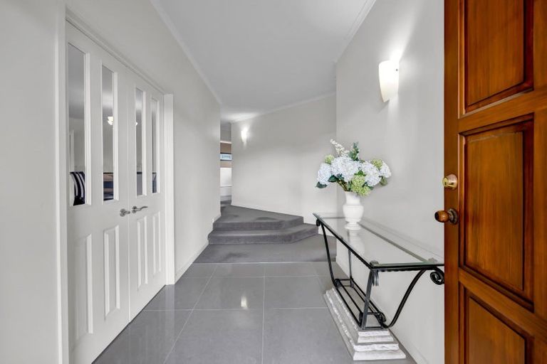 Photo of property in 3b Larsen Place, Merrilands, New Plymouth, 4312