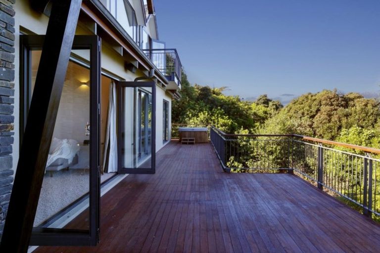 Photo of property in 3 Whakamoenga Point, Acacia Bay, Taupo, 3385
