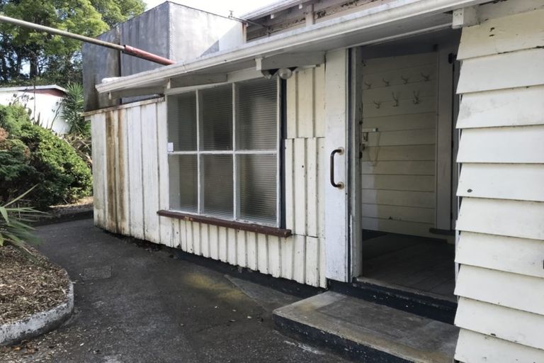 Photo of property in 215 Kitchener Road, Pukekohe, 2120
