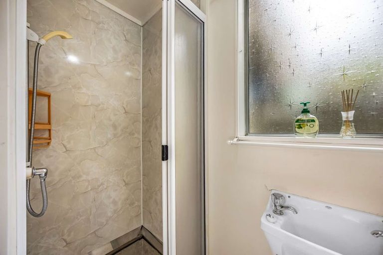 Photo of property in 28 Tiroiti Grove, Stokes Valley, Lower Hutt, 5019