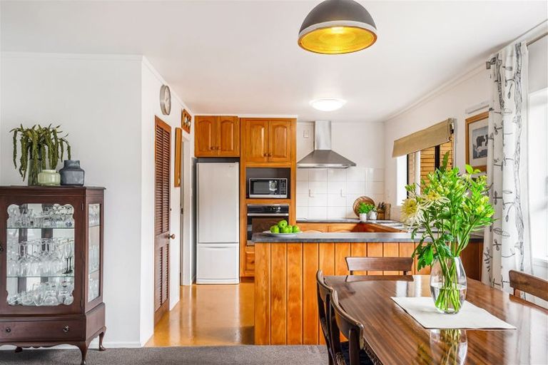 Photo of property in 1/10 Hillcrest Avenue, Hillcrest, Auckland, 0627