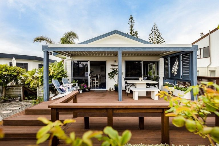 Photo of property in 48 Karewa Parade, Papamoa Beach, Papamoa, 3118