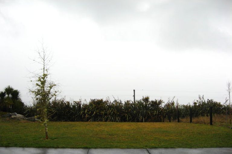 Photo of property in 12 Ranui Place, Moana, 7872