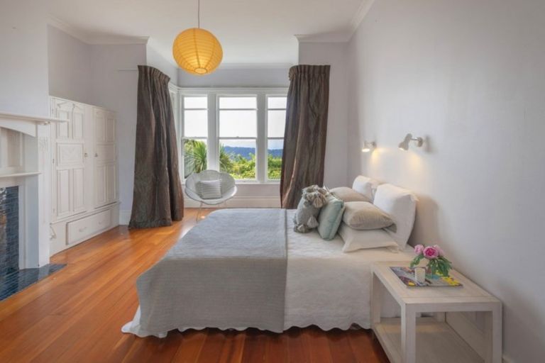 Photo of property in 50 Central Terrace, Kelburn, Wellington, 6012