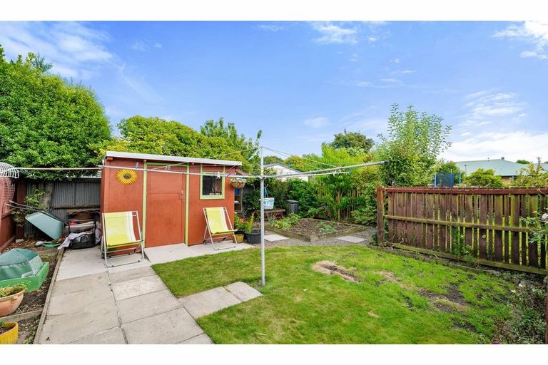 Photo of property in 2/203 Main North Road, Redwood, Christchurch, 8051