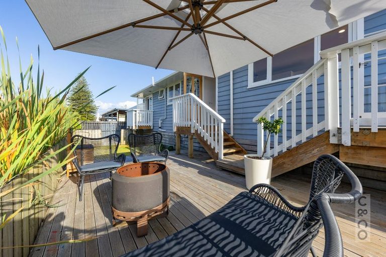 Photo of property in 15a Springs Road, Parakai, 0830