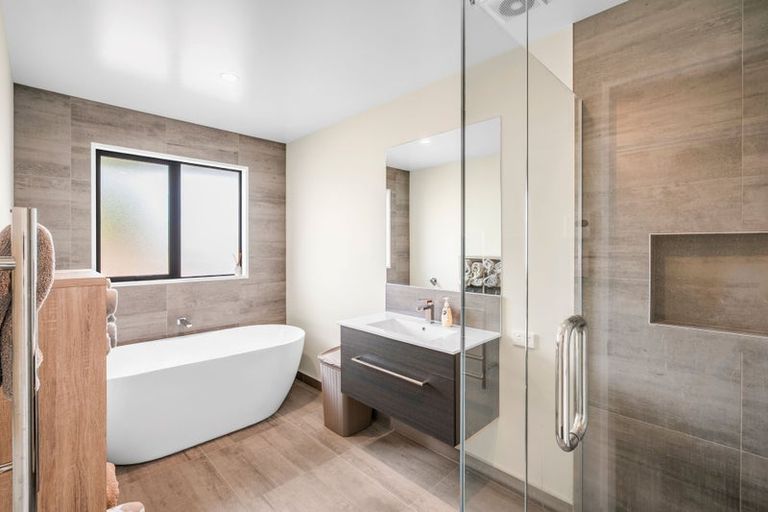 Photo of property in 35 Mcquillan Avenue, Woodend, 7610