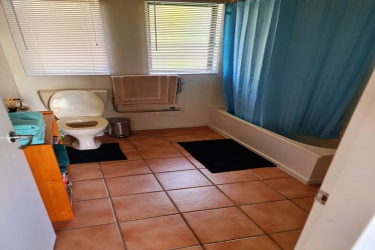 Photo of property in 8 Trig Hill Terrace, Waikanae Beach, Waikanae, 5036