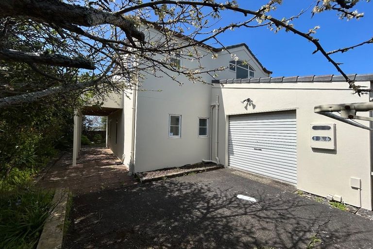 Photo of property in 2/991 Beach Road, Torbay, Auckland, 0630