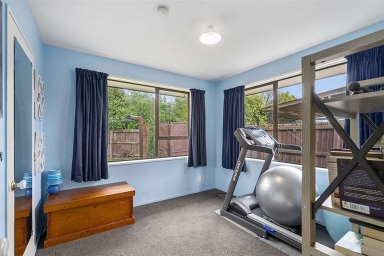 Photo of property in 4 Hossack Close, Belfast, Christchurch, 8051