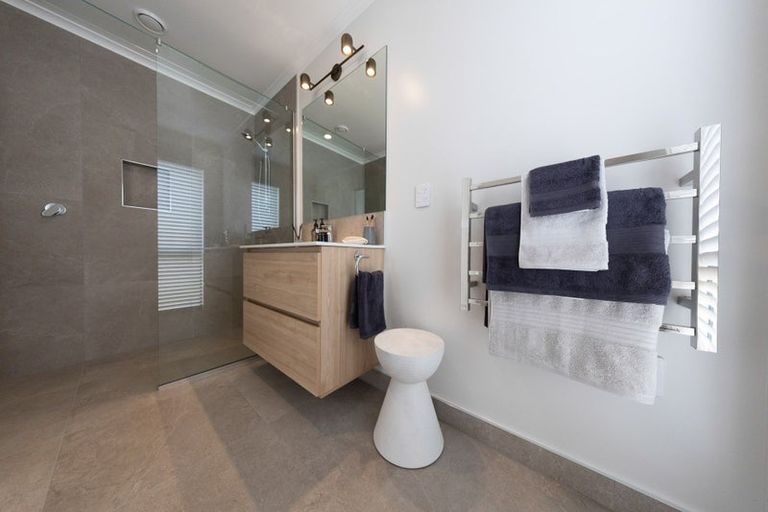 Photo of property in 14 Beveridge Road, One Tree Point, 0118