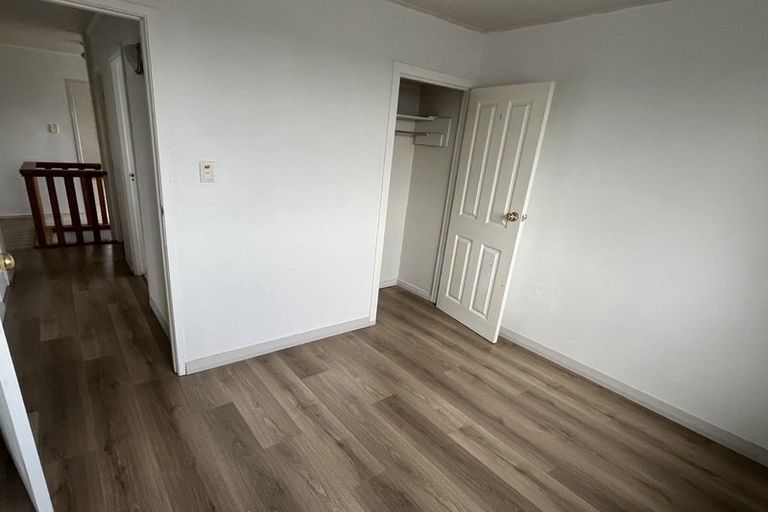 Photo of property in 16 Massine Place, Randwick Park, Auckland, 2105