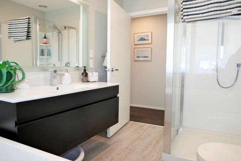 Photo of property in 5 Mahia Lane, Waikanae, 5036