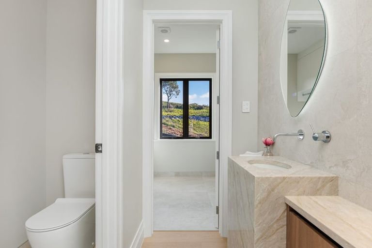 Photo of property in 9 Halcyon Bay Lane, Wainui, 0992