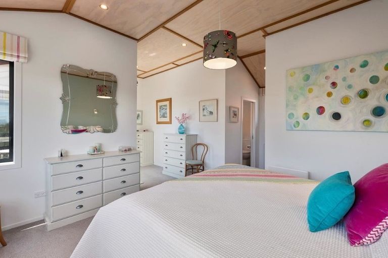 Photo of property in 7 Taiata Street, Waikanae Beach, Waikanae, 5036