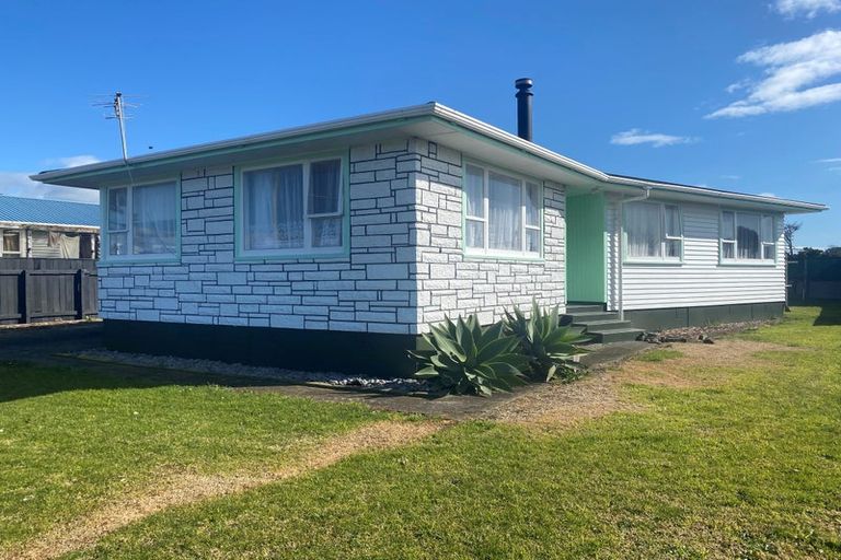 Photo of property in 9 Short Street, Waitara, 4320