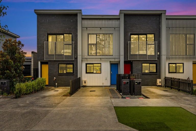 Photo of property in 25 Konoba Avenue, Kumeu, 0810