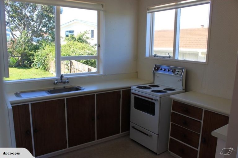 Photo of property in 5a Reese Jones Grove, Maungaraki, Lower Hutt, 5010