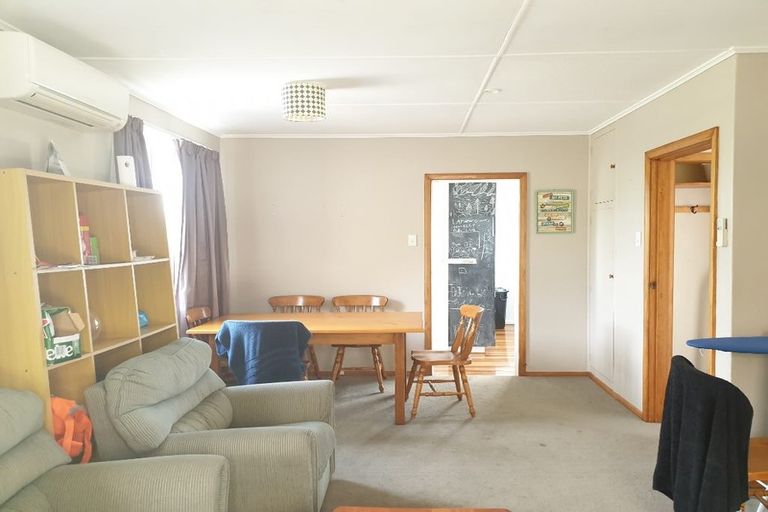Photo of property in 16 Mawhare Street, Titahi Bay, Porirua, 5022