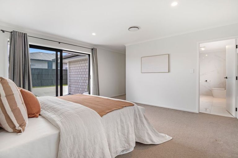 Photo of property in 32 Waireka Road, Rototuna North, Hamilton, 3210