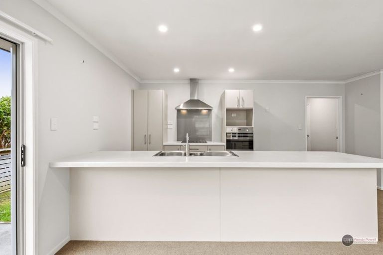 Photo of property in 73 Riverstone Drive, Riverstone Terraces, Upper Hutt, 5018