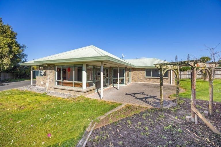 Photo of property in 14 Halcione Close, Flagstaff, Hamilton, 3210