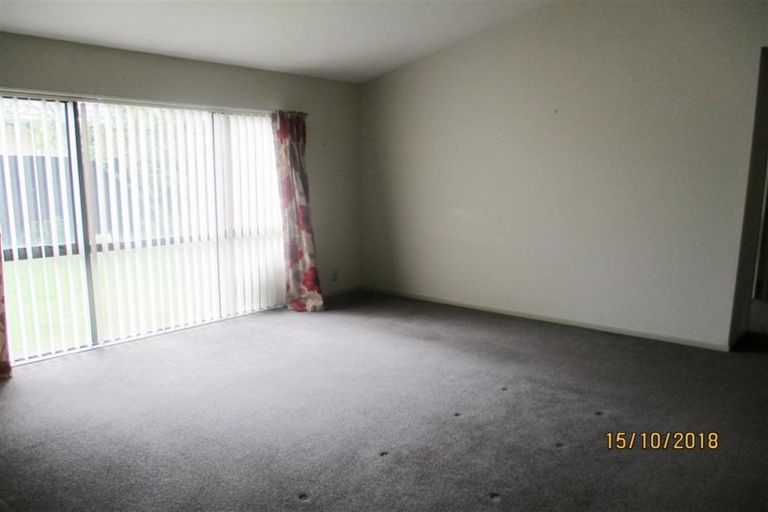 Photo of property in 28 Broadhaven Avenue, Parklands, Christchurch, 8083