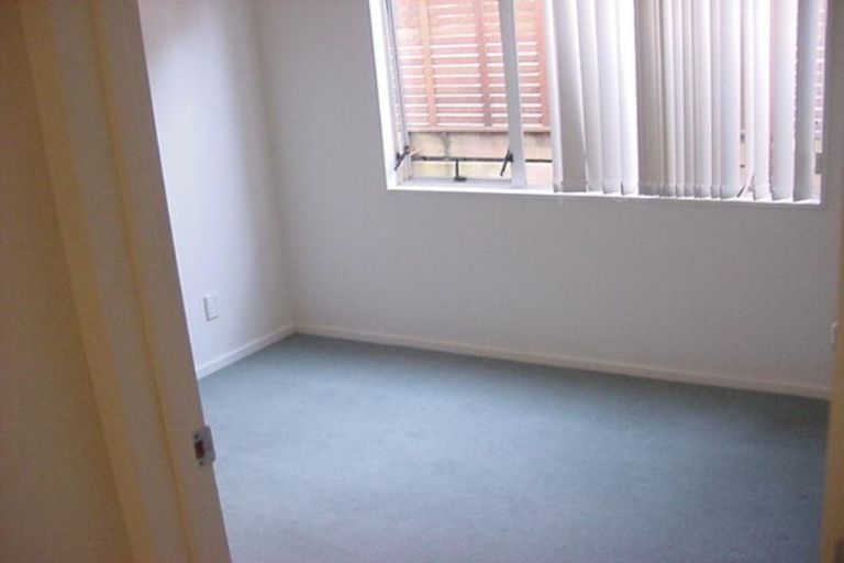 Photo of property in 1/57 Gladstone Road, Northcote, Auckland, 0627