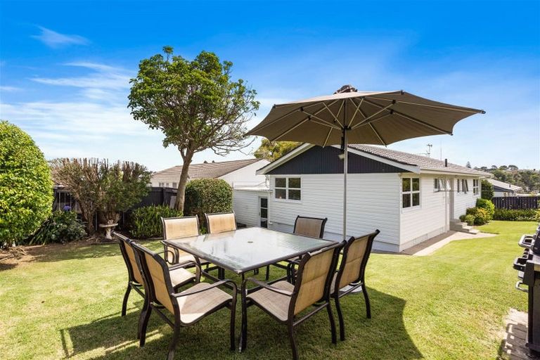 Photo of property in 2/34a Sunnynook Road, Sunnynook, Auckland, 0620