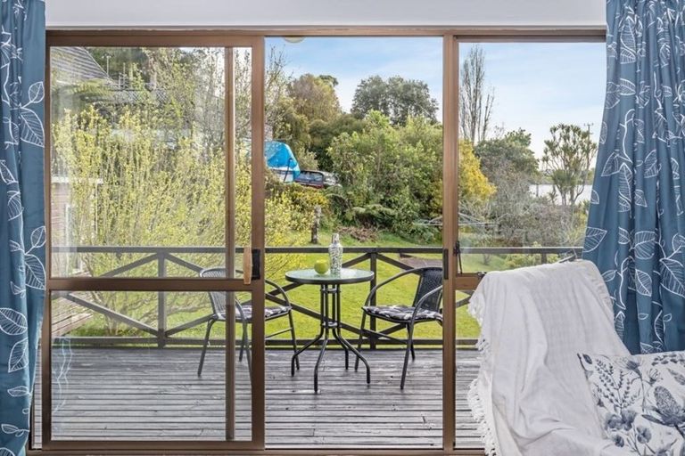 Photo of property in 6 Beverley Road, Stanmore Bay, Whangaparaoa, 0932