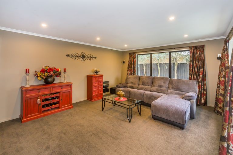 Photo of property in 21 Bernice Crescent, Yaldhurst, Christchurch, 8042