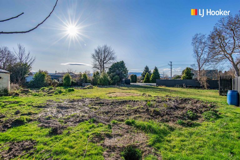 Photo of property in 2 Goodwin Street, Waihola, Milton, 9073