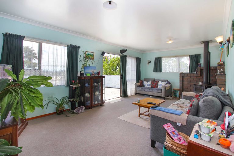 Photo of property in 22 Zingaro Place, Massey, Auckland, 0614