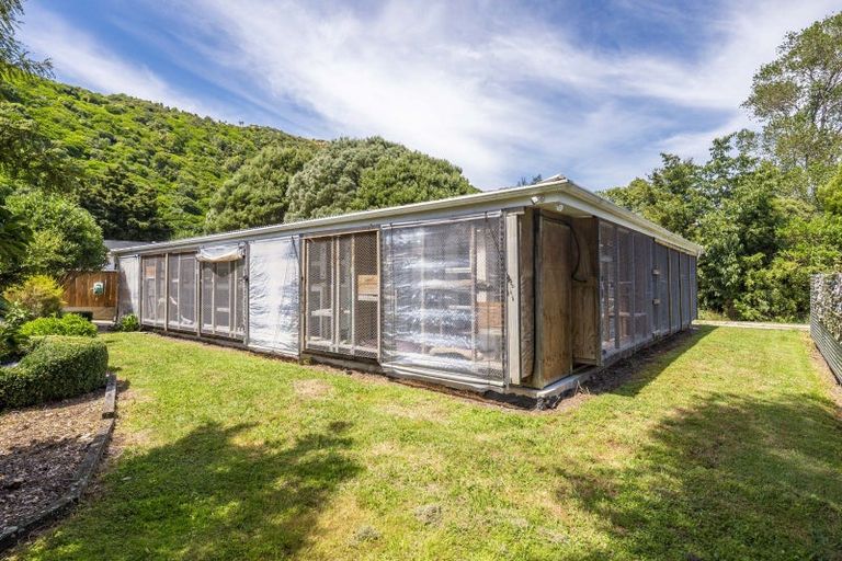Photo of property in 222 Main Road South, Raumati South, Paraparaumu, 5032
