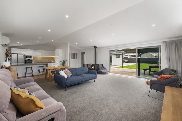 Photo of property in 42 Stratford Drive, Mount Pisa, Cromwell, 9383