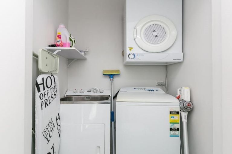 Photo of property in Miramar Villas, 12/6 Brussels Street, Miramar, Wellington, 6022