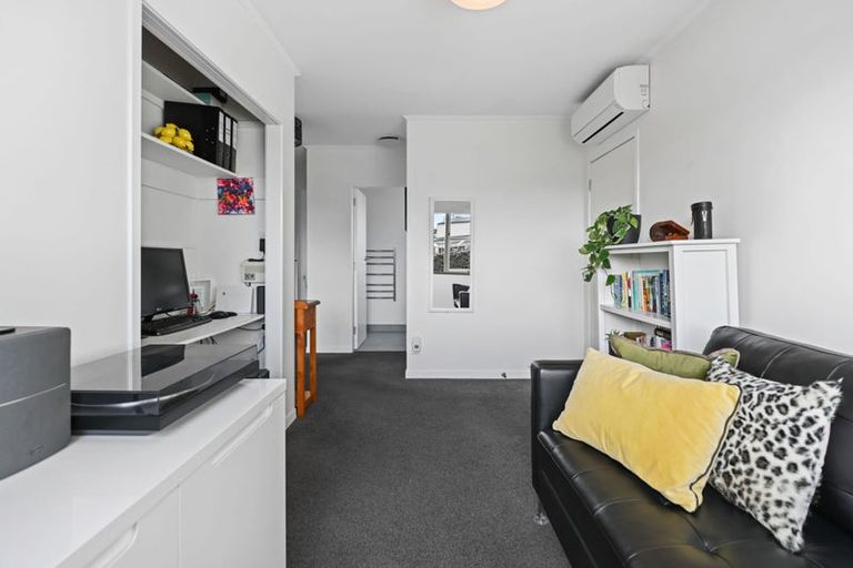 Photo of property in 37 Braid Road, St Andrews, Hamilton, 3200