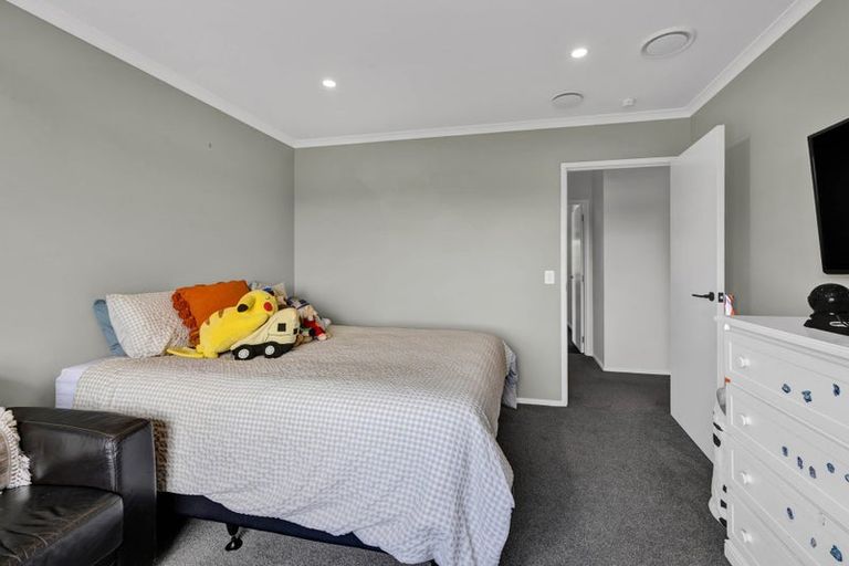 Photo of property in 1 Larlin Drive, Hawera, 4675