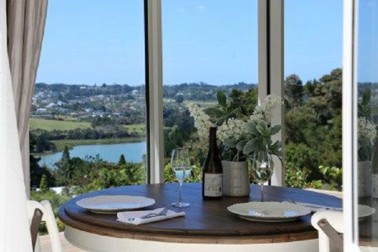 Photo of property in 225 Paremoremo Road, Lucas Heights, Auckland, 0632