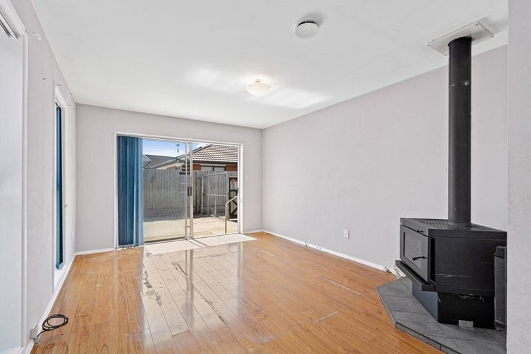 Photo of property in 2/121 Hay Street, Bromley, Christchurch, 8062