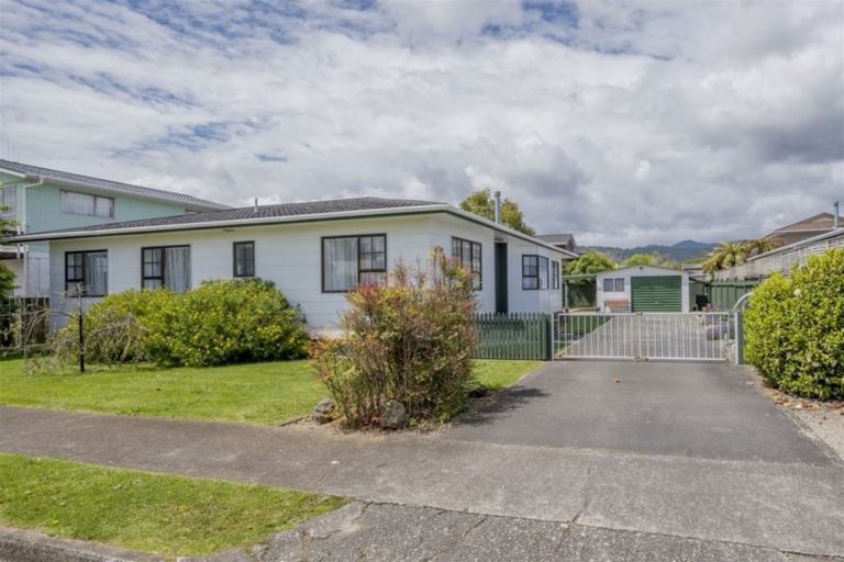 Photo of property in 56 Rimu Street, Levin, 5510