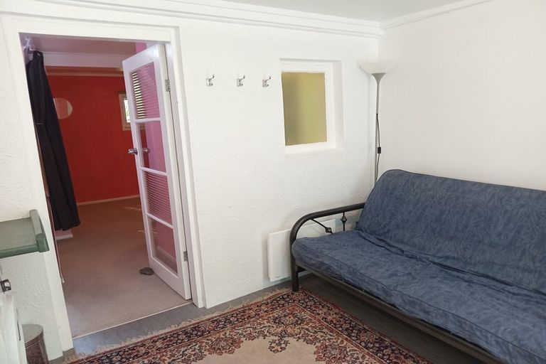 Photo of property in 16 Toroa Road, Otaihanga, Paraparaumu, 5036