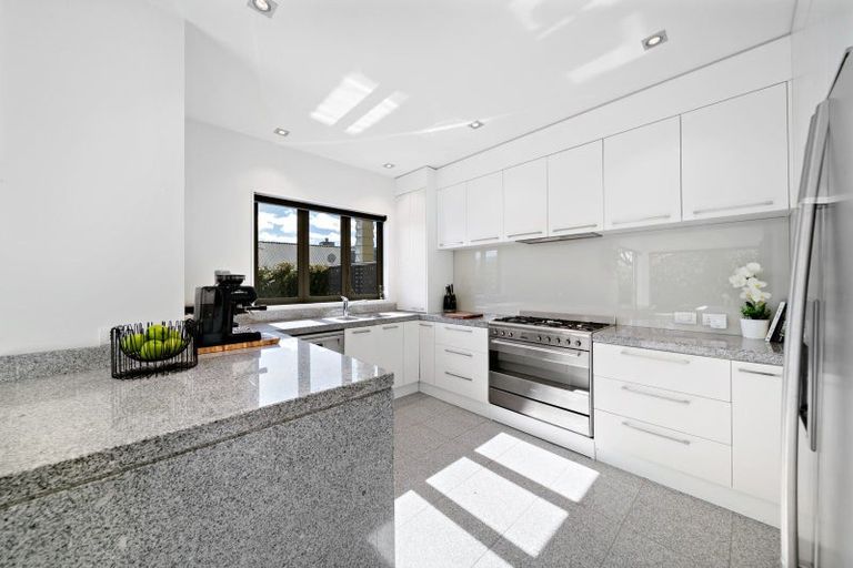 Photo of property in 9 Bridesdale Drive, Lake Hayes, Queenstown, 9304